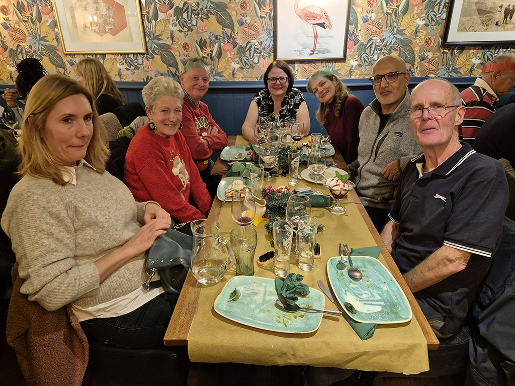 W&DBKA 3 Frogs Christmas Meal